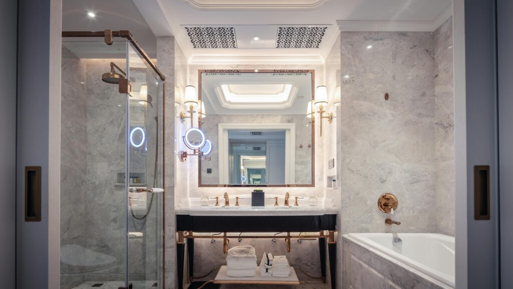 luxury bathroom